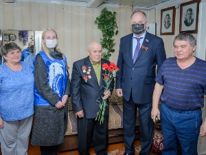 Вадим Супиков поздравил ветеранов ВОВ с Днем Победы