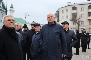 В рамках заседания Совета законодателей ПФО в Казани принял участие в рабочей встрече с представителями туристической отрасли