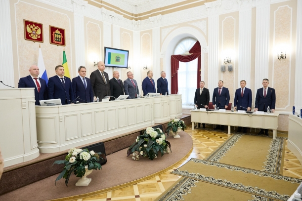 Провел очередную 32 сессию Законодательного Собрания Пензенской области, на которой принят бюджет региона на ближайшие три года в первом чтении