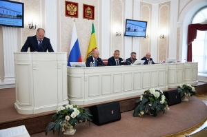 Состоялось совместное заседание комитетов регионального парламента под председательством Алексея Марьина