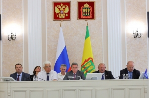 Вадим Супиков принял участие в очередной сессии регионального парламента