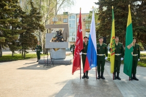 Церемония открытия памятного знака погибшим воинам-землякам в ходе специальной военной операции в сквере Воинской доблести