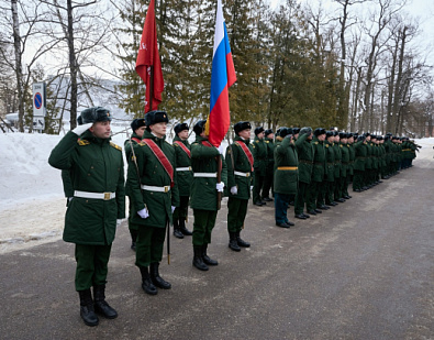 Совместно с Губернатором Пензенской области Олегом Владимировичем Мельниченко поздравил личный состав филиала Военной академии ПАИИ с государственным праздником