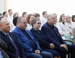 Поздравили с юбилеем доцента кафедры «Хирургия» Пензенского государственного университета, главного врача Областной психиатрической больницы им. К.Р. Евграфова Светлану Юрьевна Митрошину