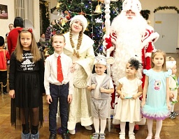 Вадим Супиков организовал новогодние елки для детей из Пензы