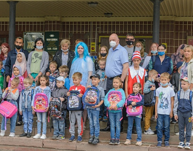 Вадим Супиков вручил портфели будущим первоклассникам