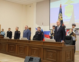 Принял участие в торжественном собра­нии, посвященном Дню сотрудника органов внутренних дел РФ