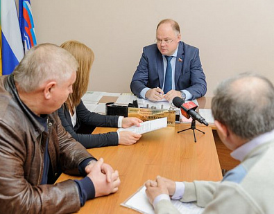 На депутатский приём к Вадиму Супикову обратилось 47 избирателей