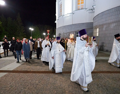 В Спасском кафедральном соборе состоялось пасхальное богослужение, которое возглавил Митрополит Пензенский и Нижнеломовский Серафим