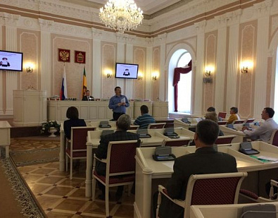 Помощники депутатов повышают квалификацию 