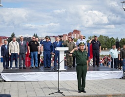 Принял участие в торжественной церемонии открытия X юнармейских военно-патриотических сборов ПФО «Гвардеец»