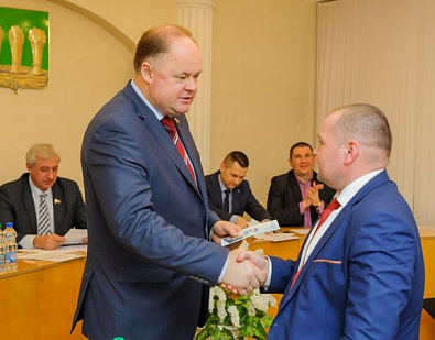 Вручены партийные билеты новым членам «Единой России»