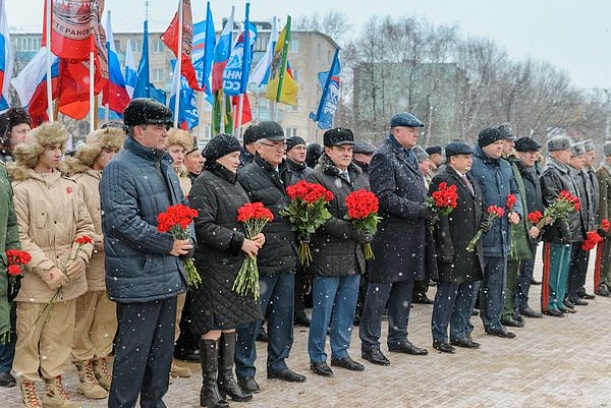 Пензенцы почтили минутой молчания память павших