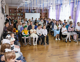 По доброй традиции, в предновогодние дни посетил социально-реабилитационный центр в Кичкилейке, встретился с воспитанниками и трудовым коллективом