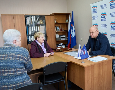 Провел личный прием граждан