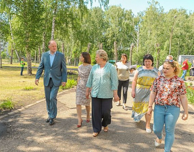 Единороссы проверили работу пришкольных лагерей