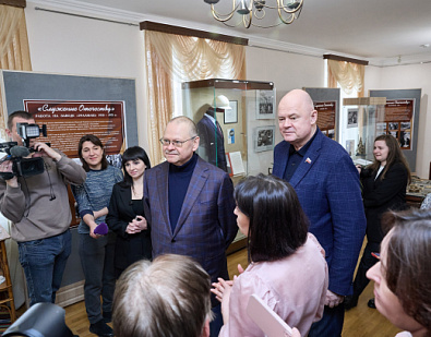 Совместно с Губернатором региона Олегом Владимировичем Мельниченко посетили выставку музея-заповедника «Прохоровское поле»