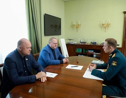 Совместно с Губернатором Пензенской области Олегом Владимировичем Мельниченко встретились с Даниилом Кошлаковым , участником регионального кадрового проекта «Герои Пензенского края»