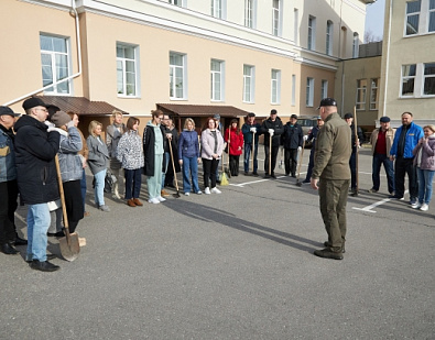 Совместно с аппаратом и депутатами Законодательного Собрания, Счетной палатой Пензенской области приняли участие в общегородском субботнике
