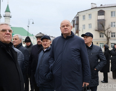 В рамках заседания Совета законодателей ПФО в Казани принял участие в рабочей встрече с представителями туристической отрасли