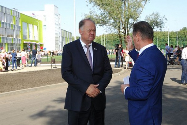 Вадим Супиков принял участие в открытии нового корпуса 66 школы
