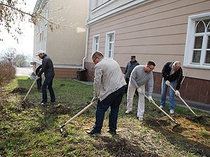Субботник в региональном парламенте