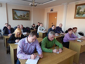 В Железнодорожном районе продолжаются мероприятия по очистке от снега и льда