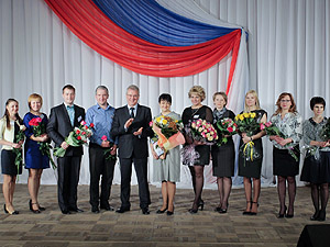 Иван Белозерцев поздравил победителя конкурса «Учитель года Пензенской области – 2016»