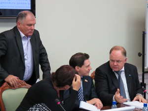 Инициативу общественности по благоустройству территорий, ремонту дорог надо поддержать