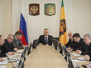 Иван Белозерцев выступил с инициативой развития швейного производства