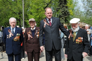 Вадим Супиков устроил праздник для ветеранов