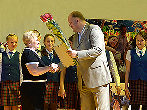 Вадим Супиков поблагодарил учителей за бесценный подвижнический труд, верность выбранному делу