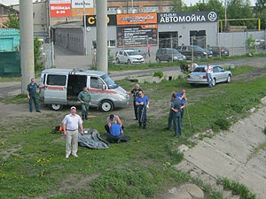У Бакунинского моста очистили берег Суры