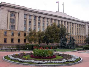 Благодаря Вадиму Супикову квартиры двух домов перешли в разряд благоустроенного жилья