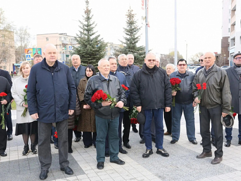 Почтили память первого Губернатора постсоветской эпохи региона Василия Кузьмича Бочкарёва