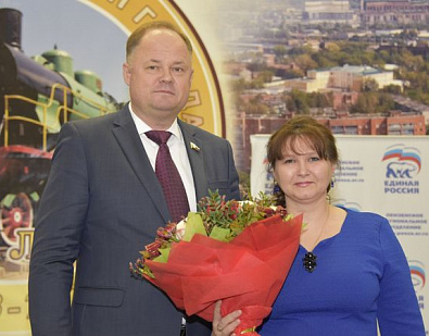 Вадим Супиков вручил медали «Материнская доблесть»