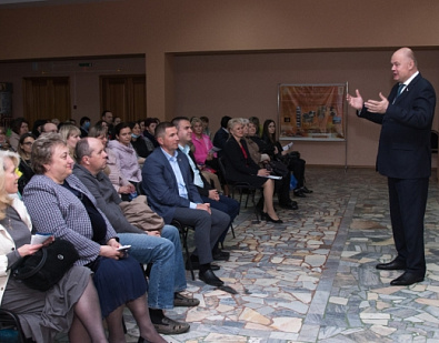 Провел отчетную встречу в школе № 47 города Пензы