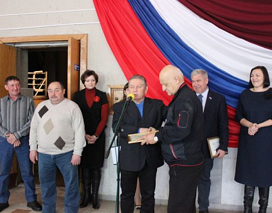 Боксёрам Кузнецка подарен новый профессиональный ринг 