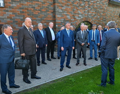 В рамках 77-го заседания Совета законодателей Приволжского федерального округа посетили комплекс-музей «Салют, Победа!» в Оренбурге